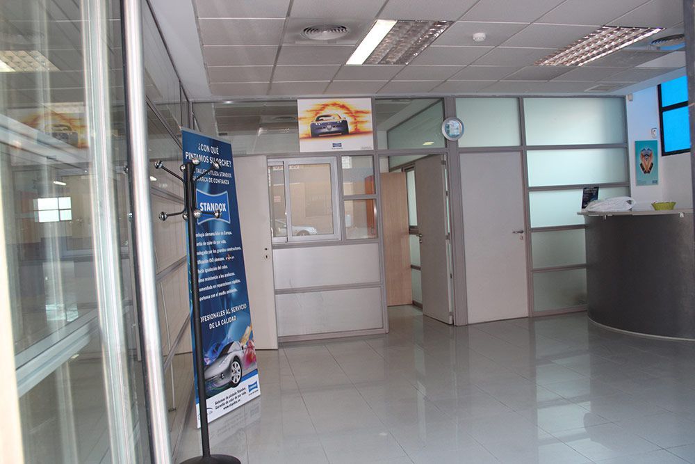 Hall de entrada con mostrador